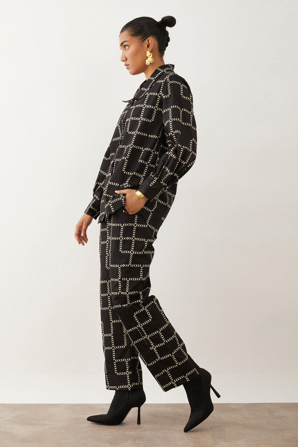 Black Premium Cotton Satin Printed Chevron Chelsea Kiki Trouser Set For Women