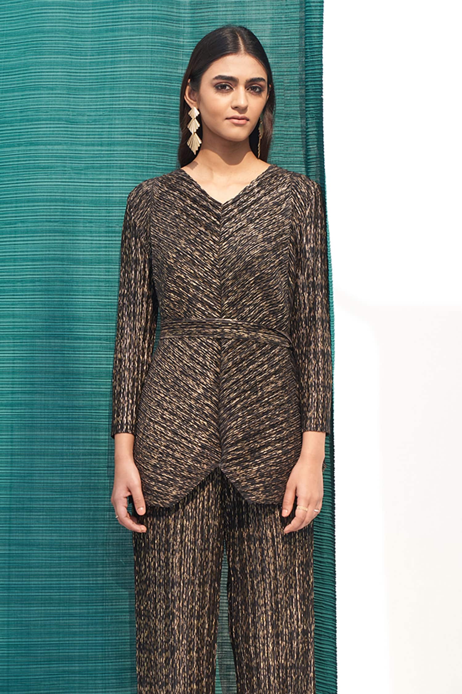 Black Polyester V Neck Metallic Pleated Top And Pant Set For Women