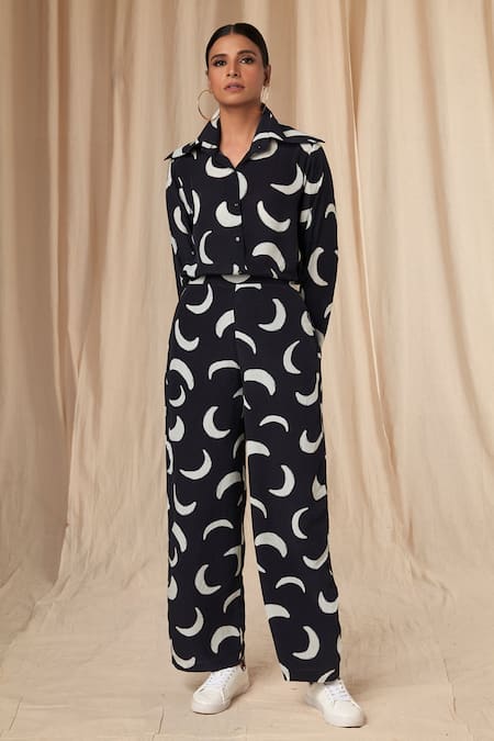 Black Natural Crepe Printed Mooncrest Collar Shirt And Trouser Set For Women
