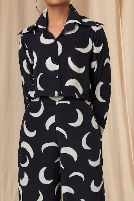 Black Natural Crepe Printed Mooncrest Collar Shirt And Trouser Set For Women